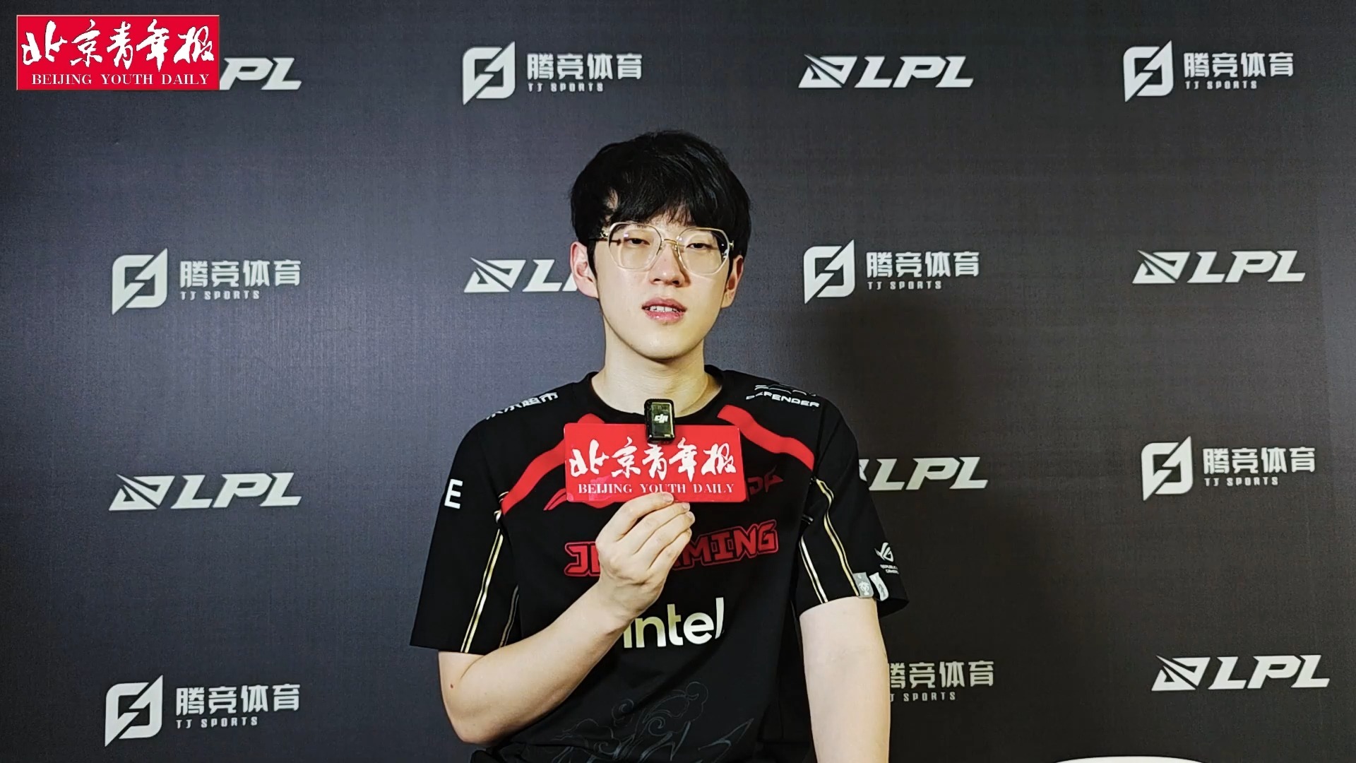 包含Scout爆冷击败篮网，大比分领先震惊全场！的词条